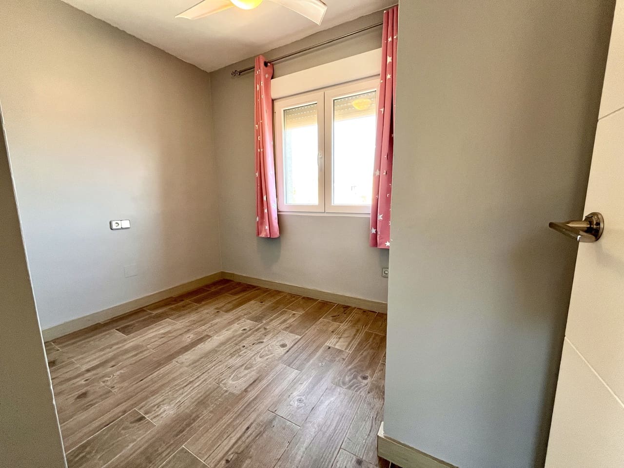 Chalet de 4 habitaciones en San Miguel de Salinas en venta con piscina - 249.999 € (Ref: 9596667)