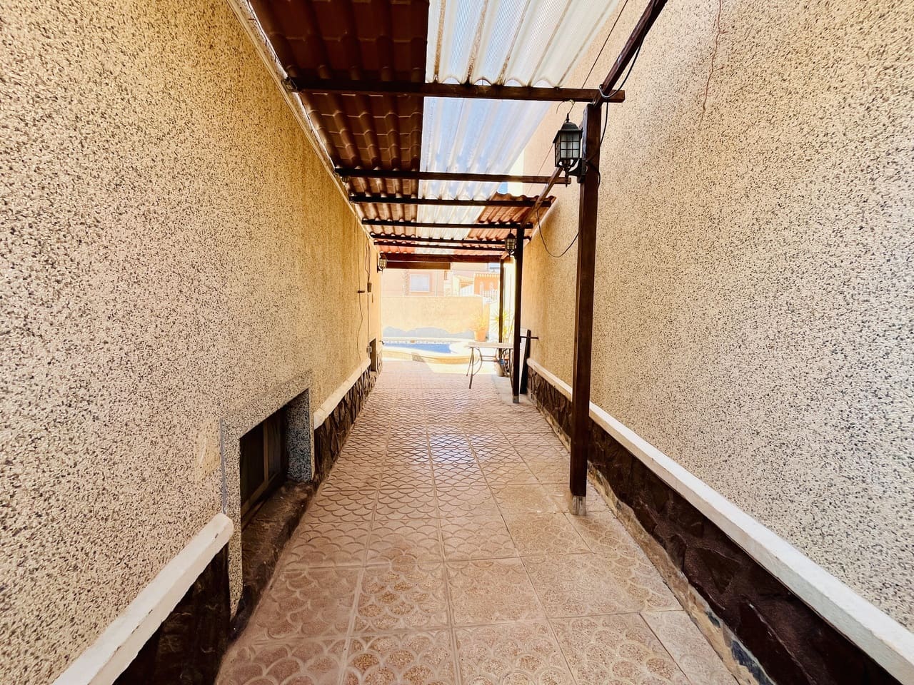 Chalet de 4 habitaciones en San Miguel de Salinas en venta con piscina - 249.999 € (Ref: 9596667)