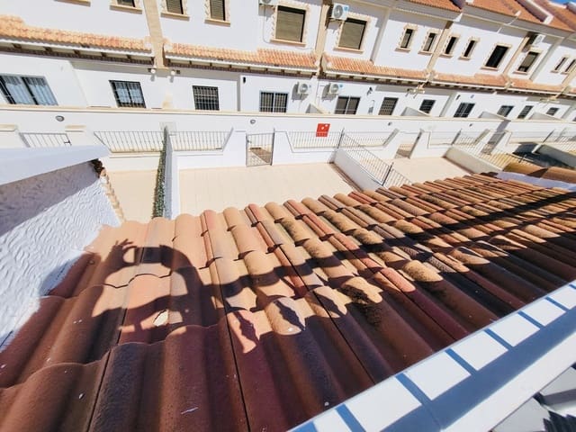 3 makuuhuone Omakotitalo myytävänä paikassa San Miguel de Salinas - 229 000 € (Ref: 9596675)