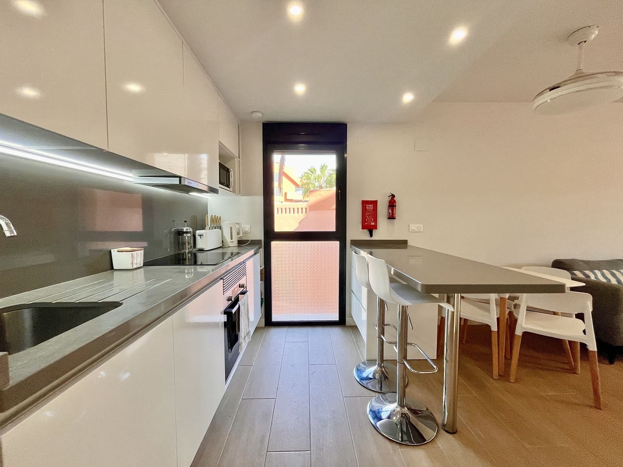 Apartamento de 2 habitaciones en Villamartin en venta con piscina garaje - 249.900 € (Ref: 9596681)