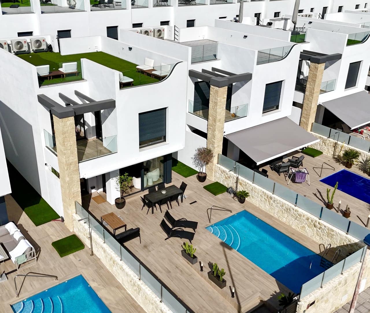 4 makuuhuone Huvila myytävänä paikassa Orihuela Costa mukana uima-altaan - 794 950 € (Ref: 9596684)