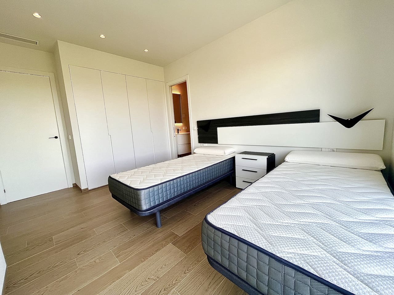 2 chambre Appartement à vendre à Las Colinas Golf avec piscine garage - 464 950 € (Ref: 9596696)