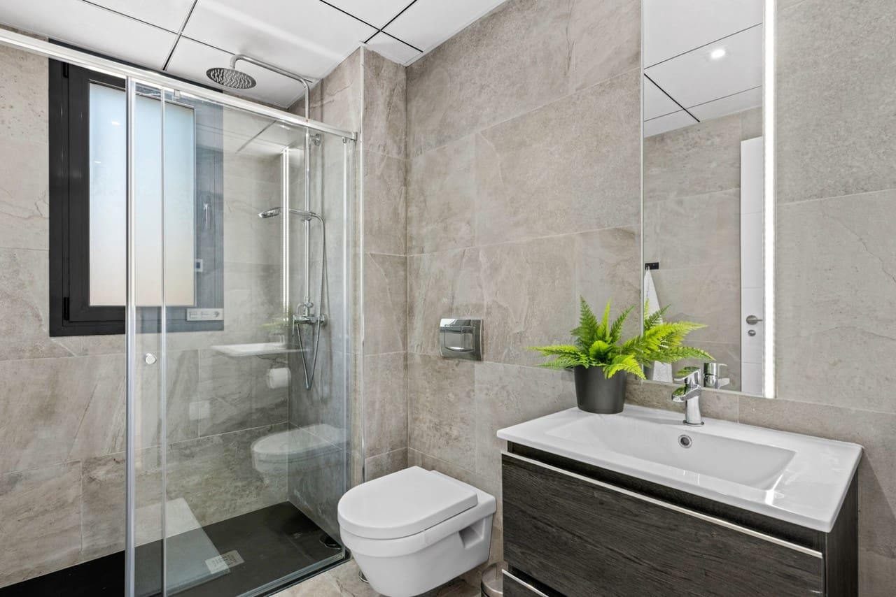 5 sovrum Villa till salu i Cabo Roig med pool garage - 829 000 € (Ref: 9596703)