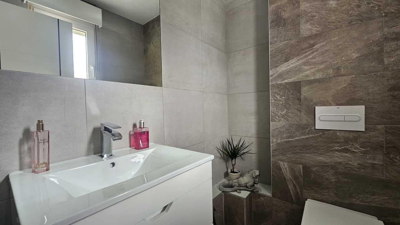 Chalet de 4 habitaciones en San Miguel de Salinas en venta con piscina garaje - 1.100.000 € (Ref: 9596710)