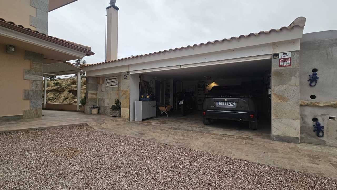 Chalet de 4 habitaciones en San Miguel de Salinas en venta con piscina garaje - 1.100.000 € (Ref: 9596710)