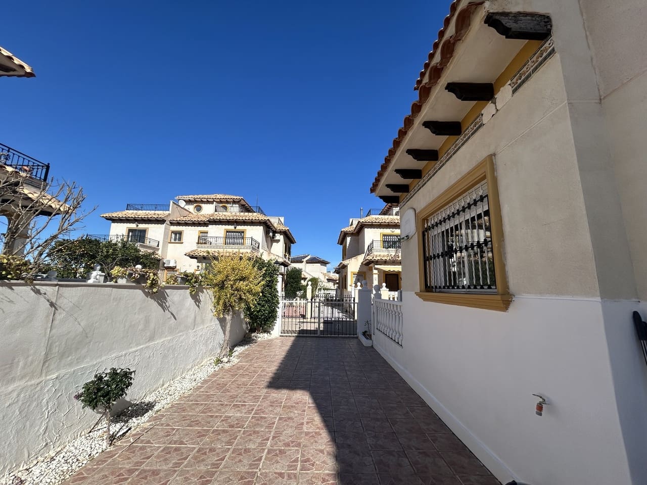 2 Zimmer Haus zu verkaufen in Cabo Roig mit Pool Garage - 240.000 € (Ref: 9596716)