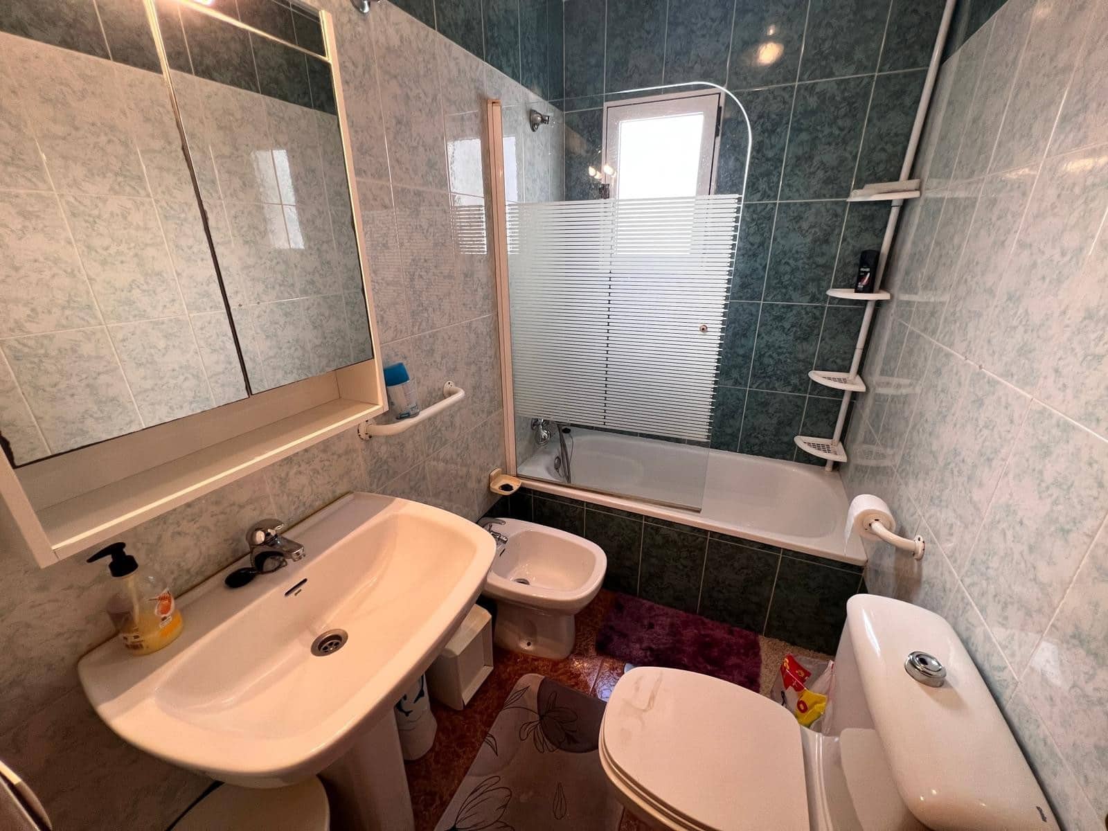 Apartamento de 2 habitaciones en Torrevieja en venta con piscina - 120.000 € (Ref: 9602585)