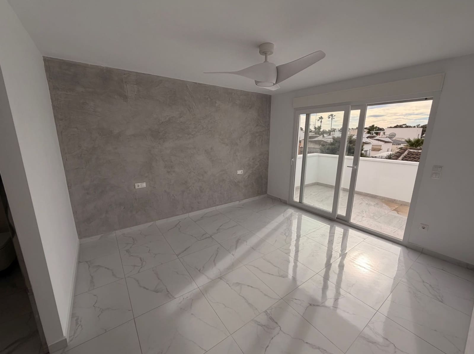 3 chambre Villa/Maison à vendre à La Siesta avec piscine - 499 000 € (Ref: 9606625)