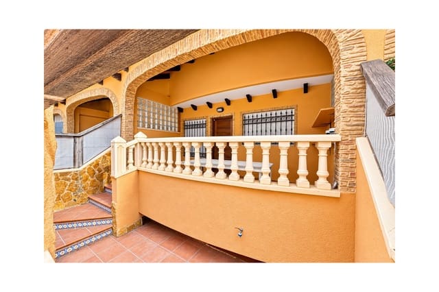 5 slaapkamer Huis te koop in El Edén, Guardamar del Segura met zwembad garage - € 199.995 (Ref: 9607211)