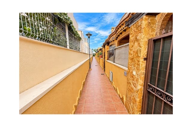 5 slaapkamer Huis te koop in El Edén, Guardamar del Segura met zwembad garage - € 199.995 (Ref: 9607211)