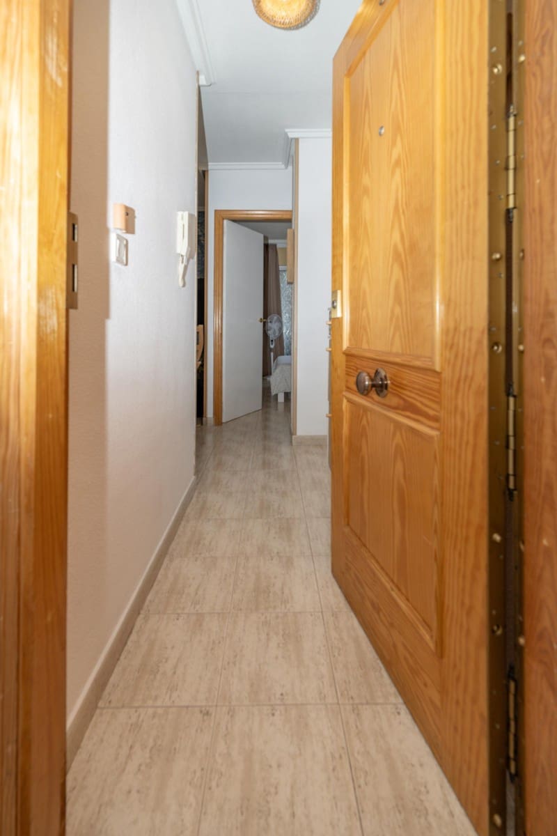 2 sovrum Lägenhet till salu i Torrevieja med pool - 139 900 € (Ref: 9610824)