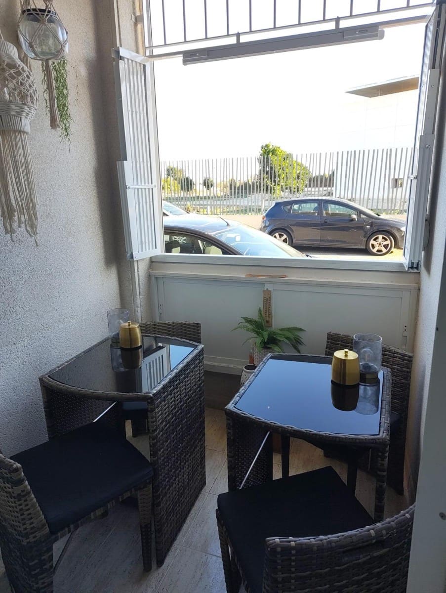 2 sovrum Lägenhet till salu i Torrevieja med pool - 139 900 € (Ref: 9610824)