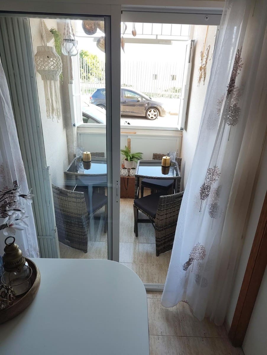 2 sovrum Lägenhet till salu i Torrevieja med pool - 139 900 € (Ref: 9610824)