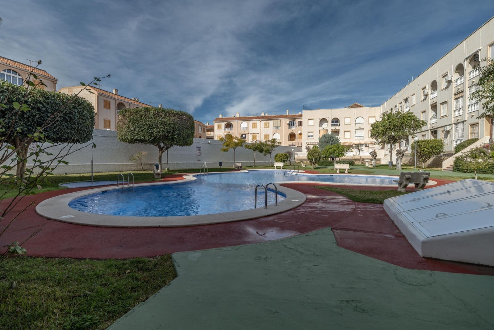 2 sovrum Lägenhet till salu i Torrevieja med pool - 139 900 € (Ref: 9610824)