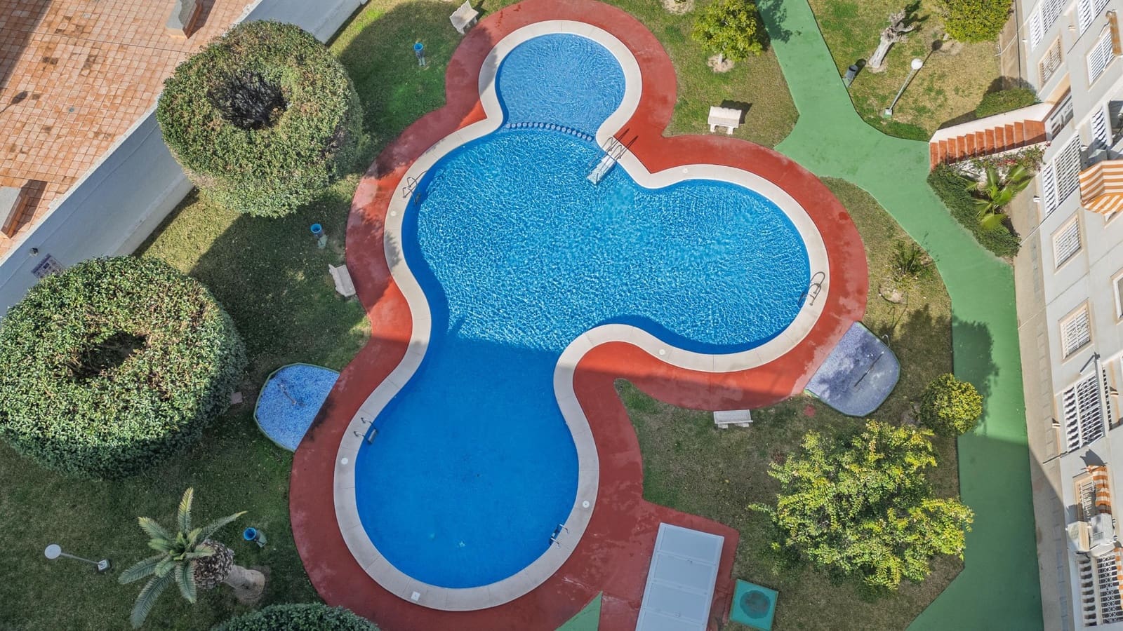 2 sovrum Lägenhet till salu i Torrevieja med pool - 139 900 € (Ref: 9610824)