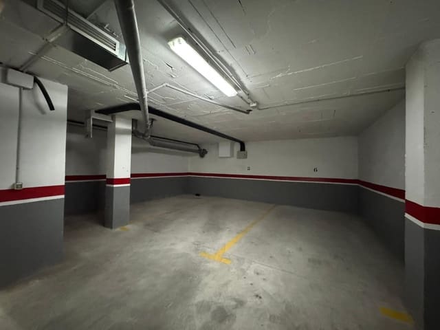 Garage for sale in Centro - Muelle Pesquero, Torrevieja - € 105,000 (Ref: 9614729)