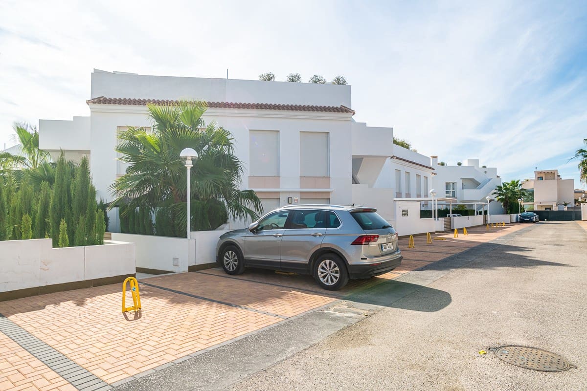 2 slaapkamer Appartement te koop in Ciudad Quesada met zwembad - € 319.500 (Ref: 9618955)
