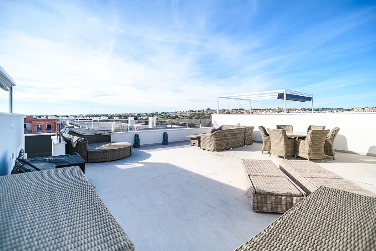 2 sovrum Lägenhet till salu i Orihuela Costa med pool garage - 337 500 € (Ref: 9618956)