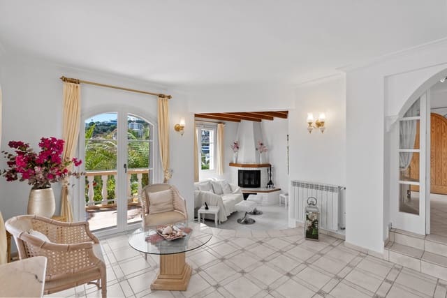 Chalet de 4 habitaciones en Andratx en venta con piscina garaje - 3.450.000 € (Ref: 9618958)