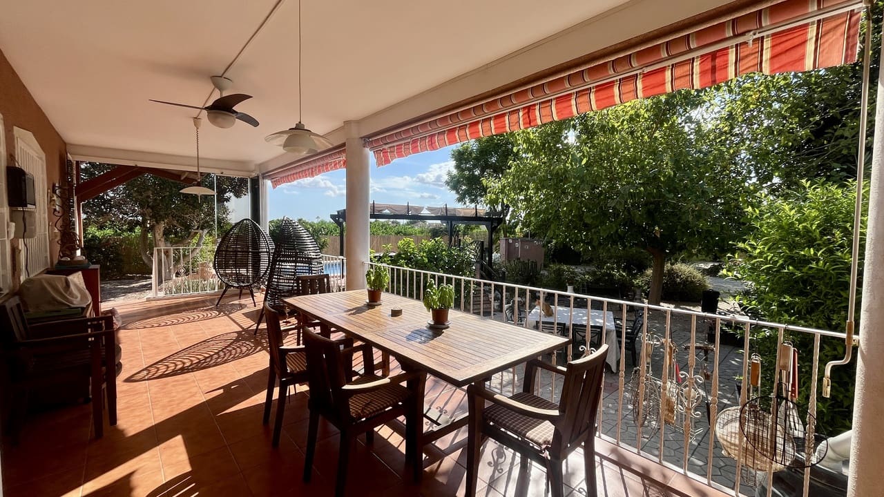 3 soveværelse Villa til salg i Orihuela Costa med swimmingpool - € 375.000 (Ref: 9622958)