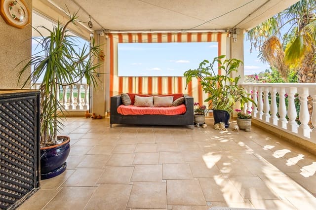 3 makuuhuone Huvila myytävänä paikassa Algorfa mukana uima-altaan 
autotalli - 599 990 € (Ref: 9622963)