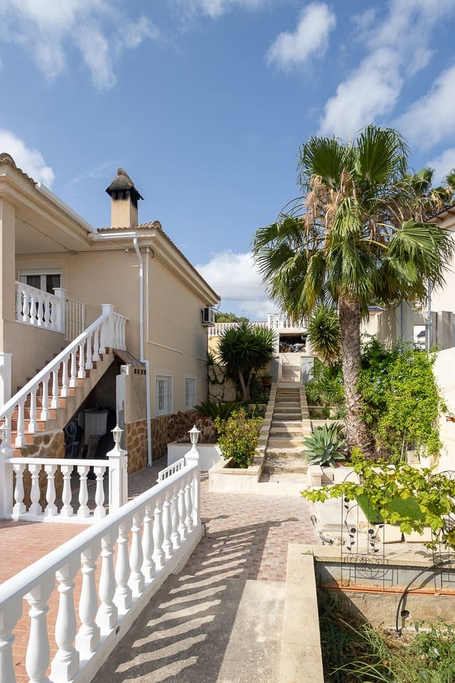 3 makuuhuone Huvila myytävänä paikassa Algorfa mukana uima-altaan 
autotalli - 599 990 € (Ref: 9622963)