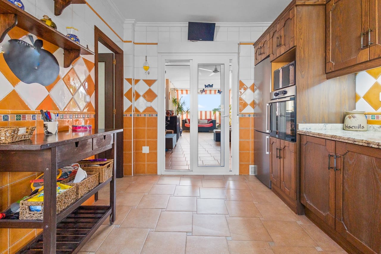 3 makuuhuone Huvila myytävänä paikassa Algorfa mukana uima-altaan 
autotalli - 599 990 € (Ref: 9622963)