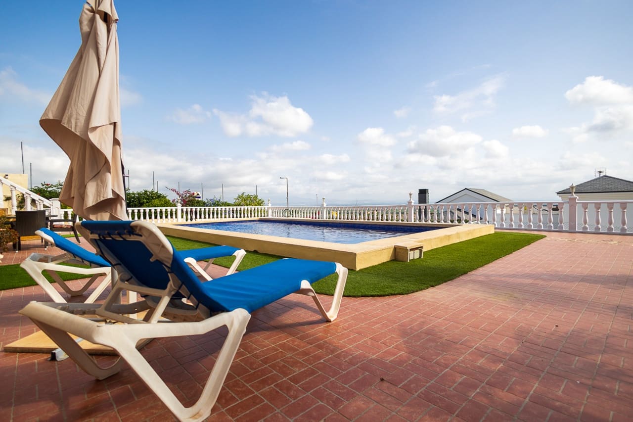 3 makuuhuone Huvila myytävänä paikassa Algorfa mukana uima-altaan 
autotalli - 599 990 € (Ref: 9622963)