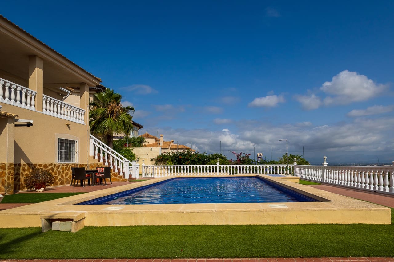 3 makuuhuone Huvila myytävänä paikassa Algorfa mukana uima-altaan 
autotalli - 599 990 € (Ref: 9622963)