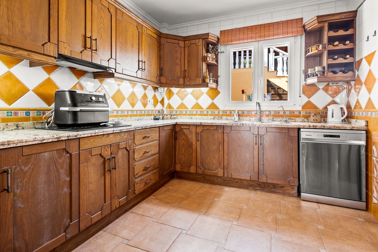 3 makuuhuone Huvila myytävänä paikassa Algorfa mukana uima-altaan 
autotalli - 599 990 € (Ref: 9622963)