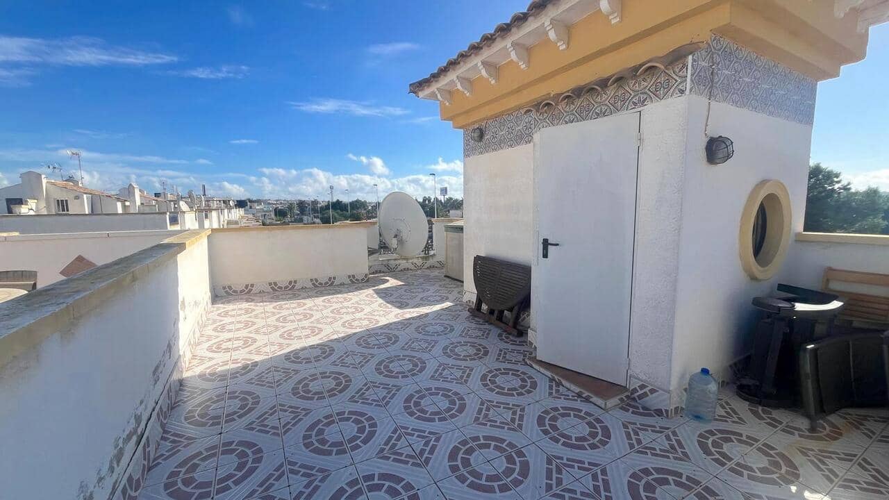 3 sovrum Hus till salu i Torrevieja med pool garage - 215 000 € (Ref: 9622970)