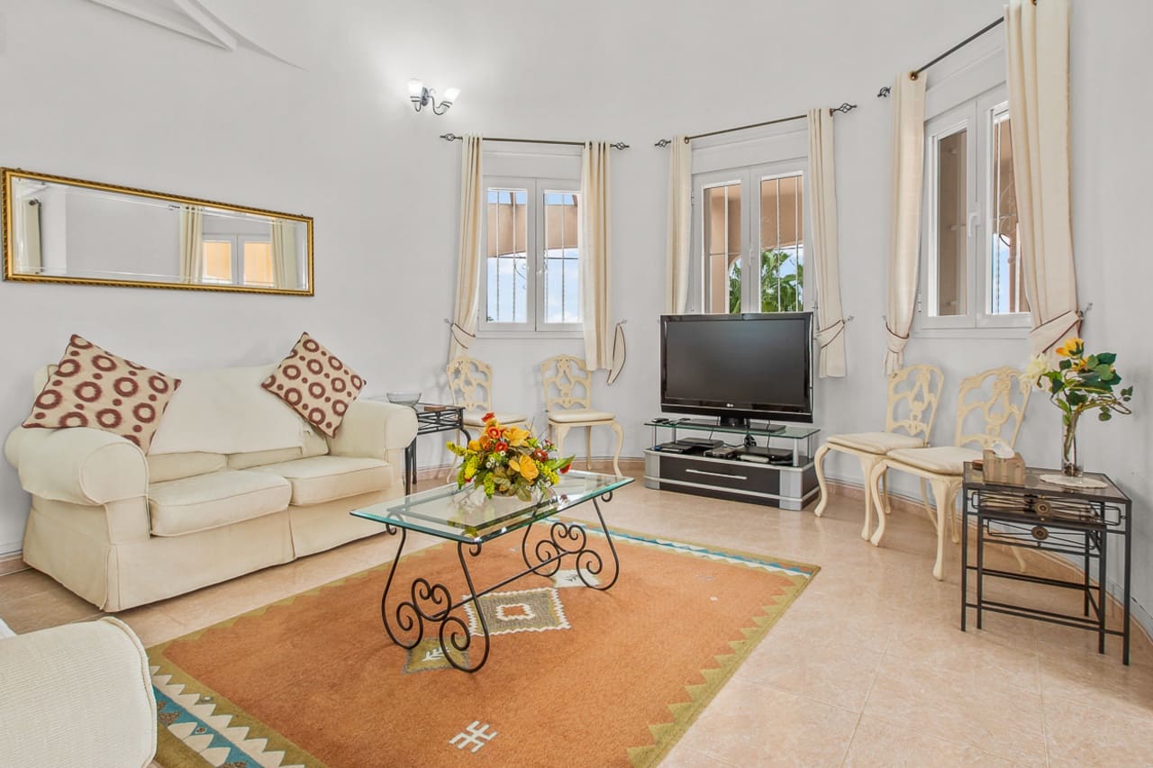 4 sypialnia Willa na sprzedaż w Algorfa z basenem garażem - 580 000 € (Ref: 9622974)