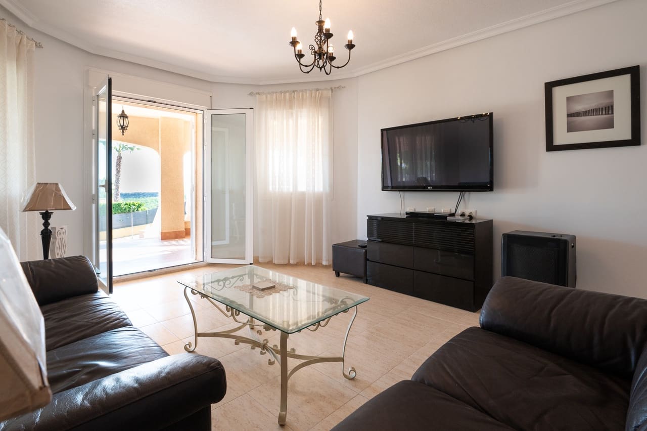 4 makuuhuone Huvila myytävänä paikassa Algorfa mukana uima-altaan 
autotalli - 575 000 € (Ref: 9622976)