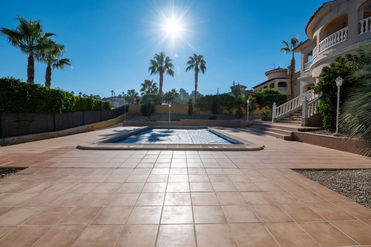 4 makuuhuone Huvila myytävänä paikassa Algorfa mukana uima-altaan 
autotalli - 575 000 € (Ref: 9622976)