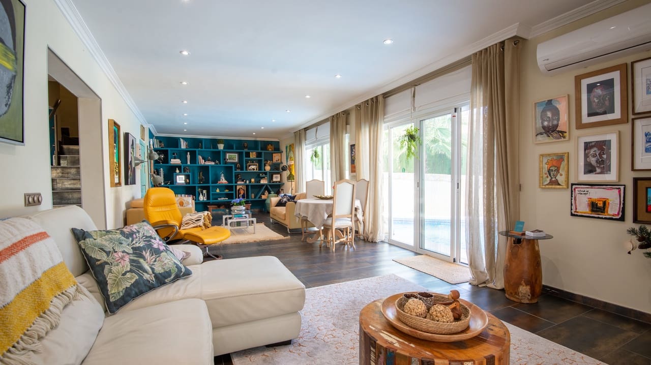 4 slaapkamer Villa te koop in Algorfa met zwembad garage - € 770.000 (Ref: 9622980)