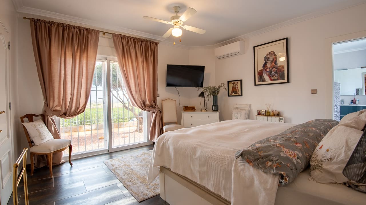 4 slaapkamer Villa te koop in Algorfa met zwembad garage - € 770.000 (Ref: 9622980)