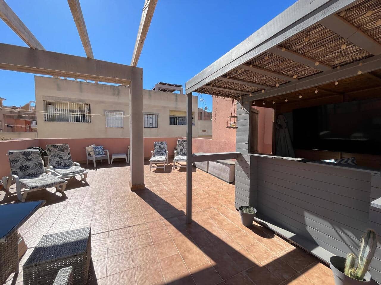 2 soverom Leilighet til salgs i Villamartin med svømmebasseng garasje - € 165 000 (Ref: 9622981)