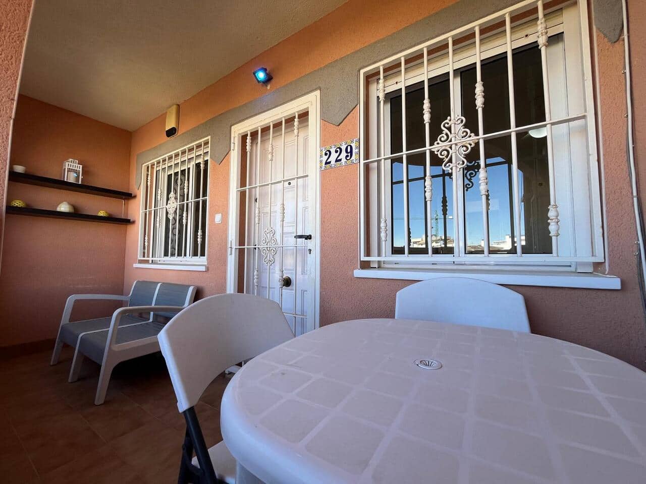 2 soverom Leilighet til salgs i Villamartin med svømmebasseng garasje - € 165 000 (Ref: 9622981)