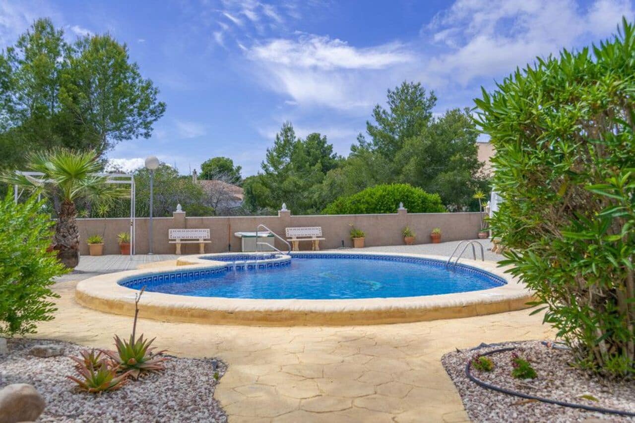 2 bedroom Townhouse for sale in Algorfa with pool garage - € 159,995 (Ref: 9622984)