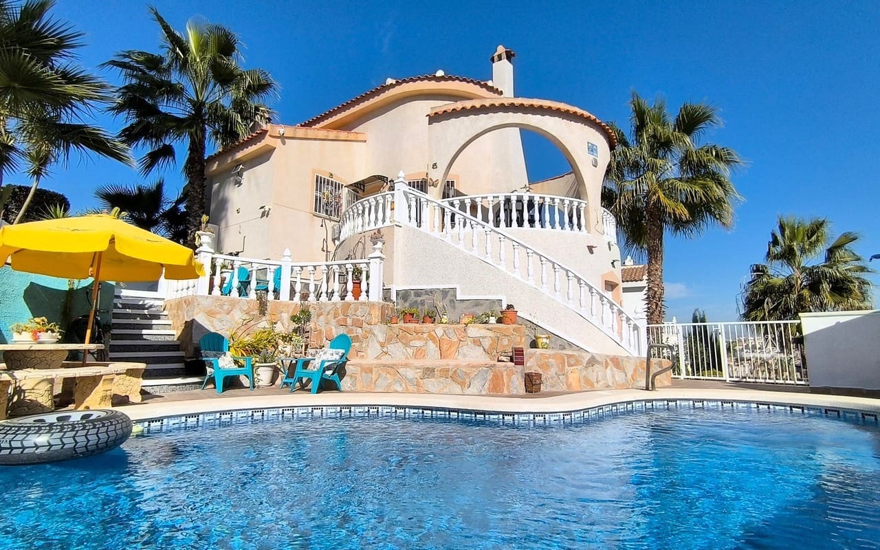 4 sovrum Villa till salu i Ciudad Quesada med pool - 385 000 € (Ref: 9634788)