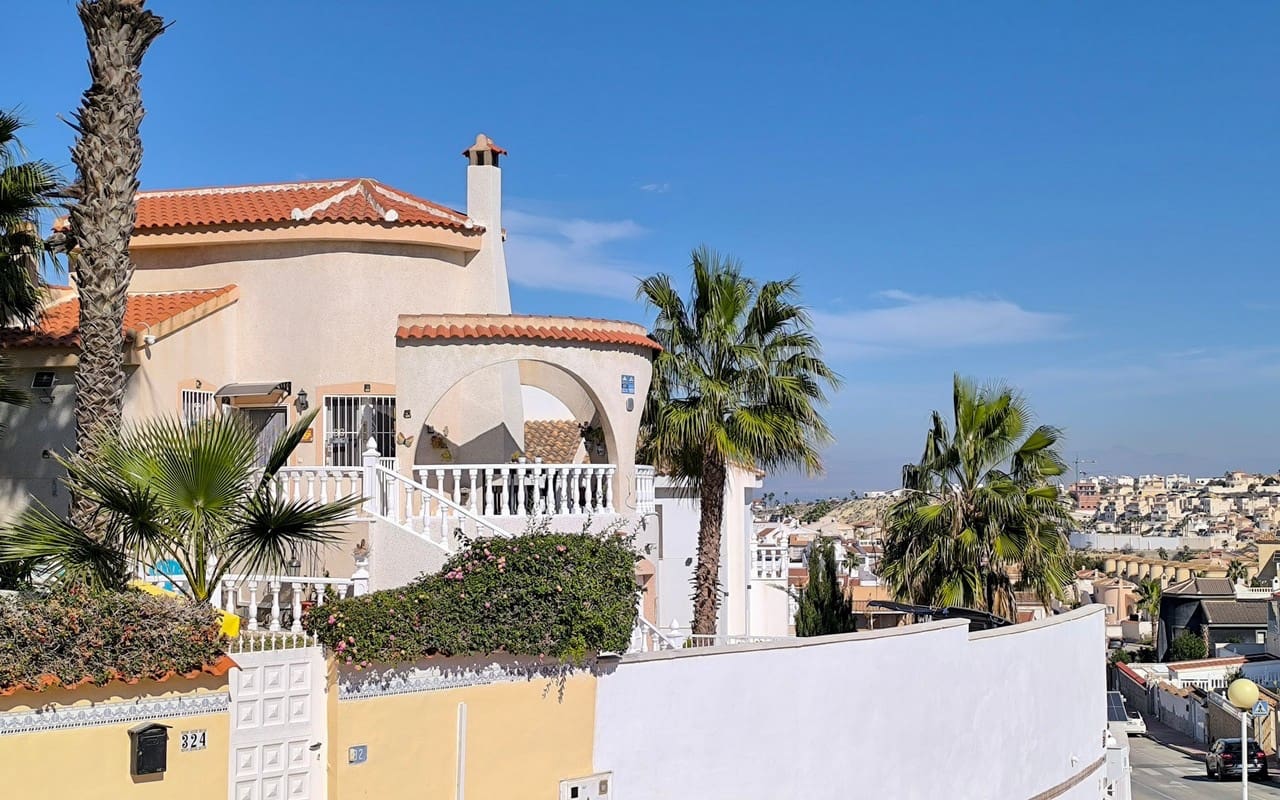 4 sovrum Villa till salu i Ciudad Quesada med pool - 385 000 € (Ref: 9634788)