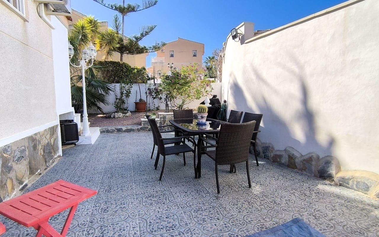 4 sovrum Villa till salu i Ciudad Quesada med pool - 385 000 € (Ref: 9634788)