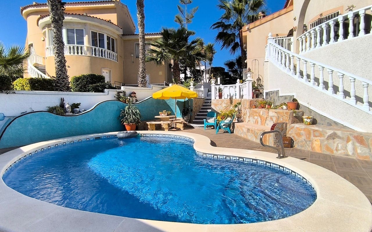 4 sovrum Villa till salu i Ciudad Quesada med pool - 385 000 € (Ref: 9634788)
