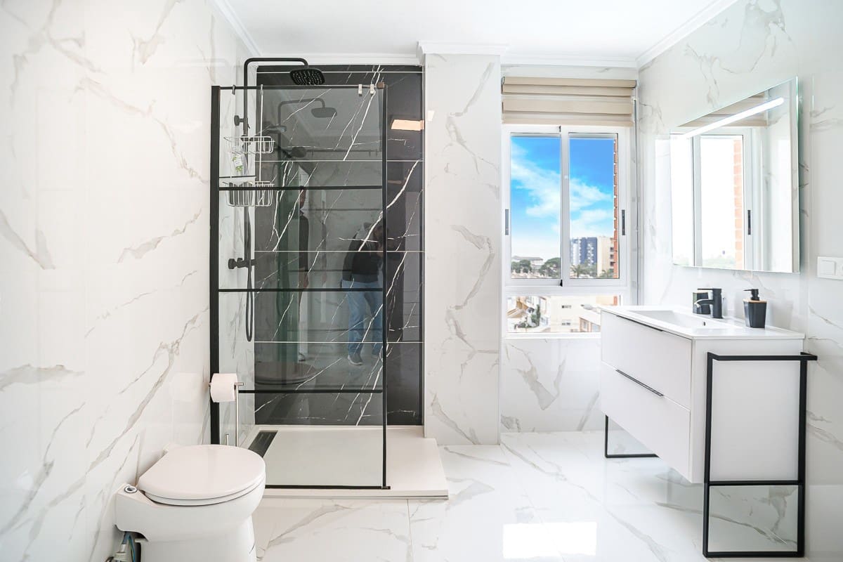 2 sypialnia Apartament na sprzedaż w Punta Prima z basenem - 217 500 € (Ref: 9651245)