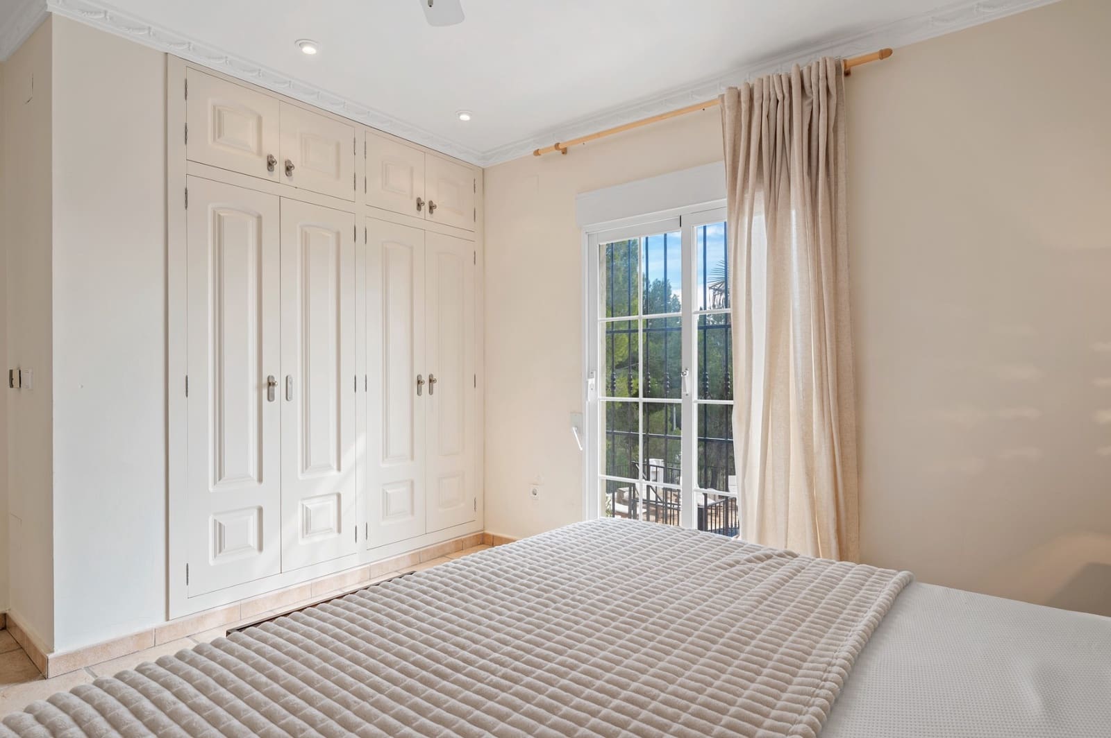 6 Zimmer Villa zu verkaufen in Altea mit Pool Garage - 985.000 € (Ref: 9651327)