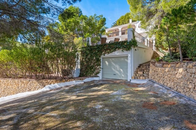 6 Zimmer Villa zu verkaufen in Altea mit Pool Garage - 985.000 € (Ref: 9651327)