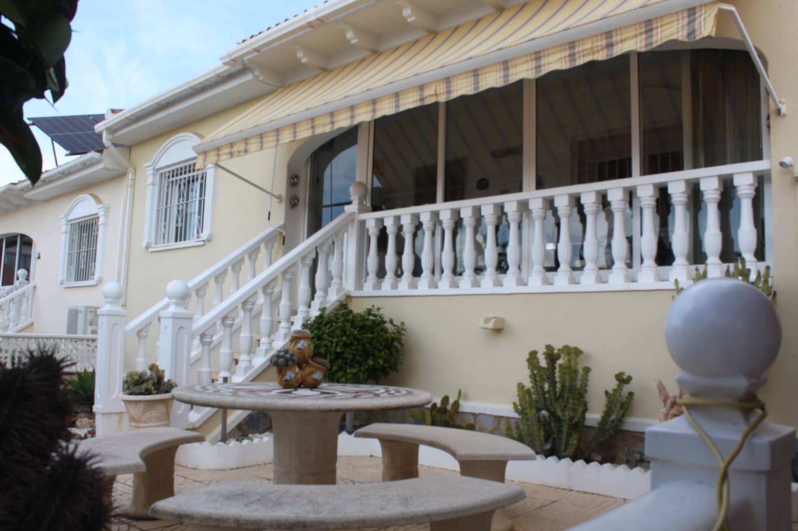 2 soverom Kjedet enebolig til salgs i Ciudad Quesada med svømmebasseng - € 210 000 (Ref: 9656503)