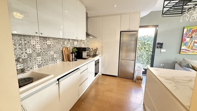 Chalet de 3 habitaciones en La Zenia, Orihuela en venta con piscina - 499.999 € (Ref: 9658339)