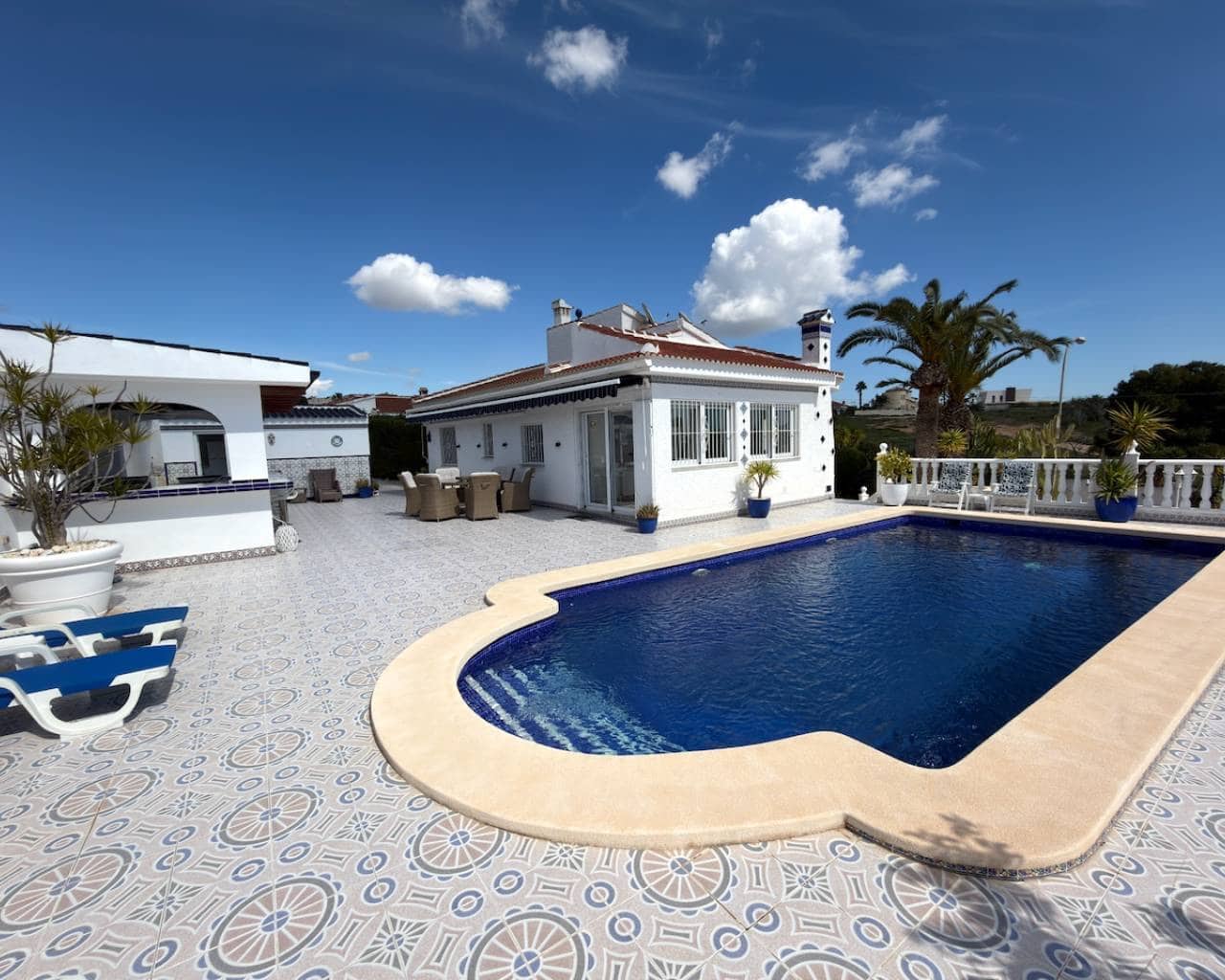 Chalet de 3 habitaciones en Ciudad Quesada en venta con piscina - 579.950 € (Ref: 9667087)