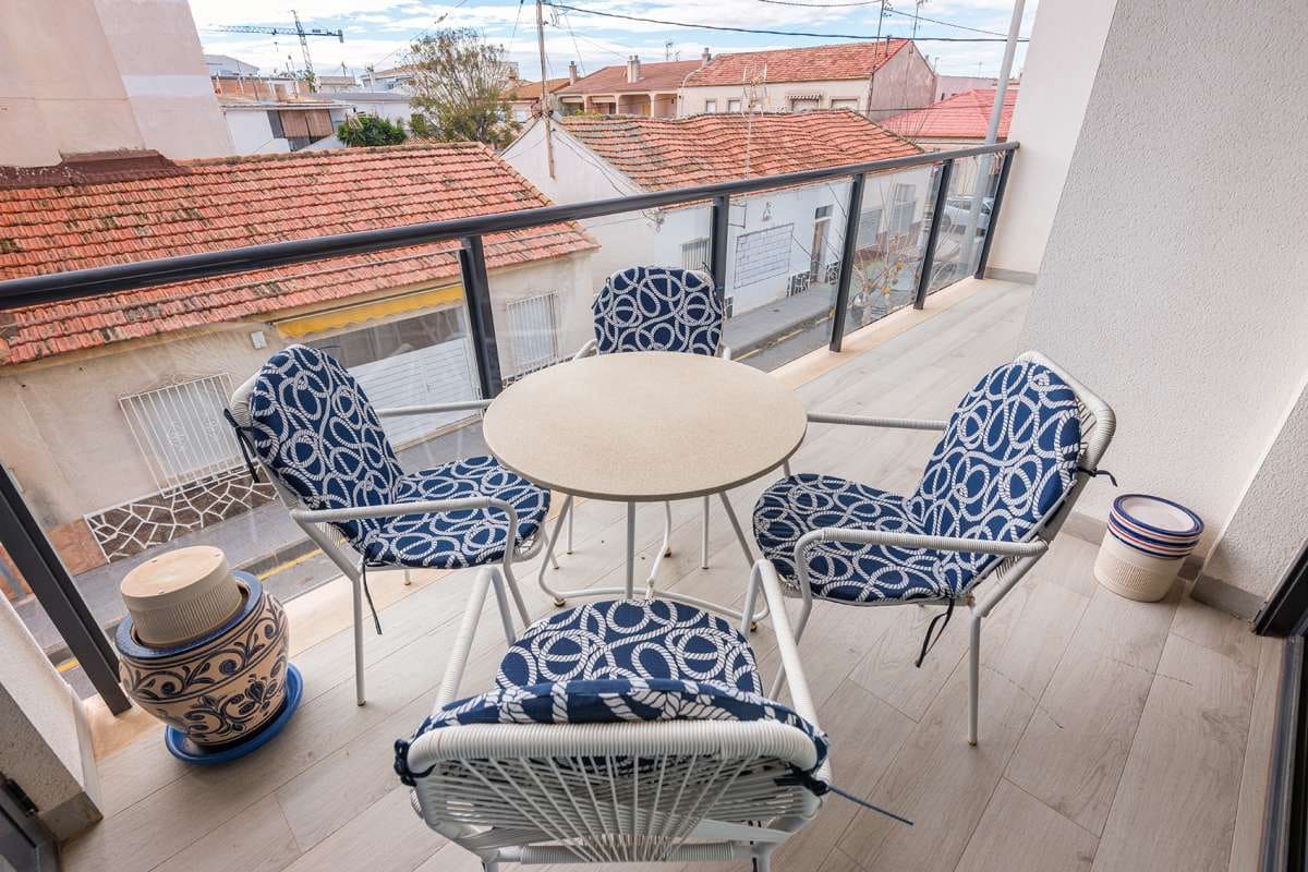 Apartamento de 2 habitaciones en Torre de la Horadada en venta - 239.500 € (Ref: 9682400)